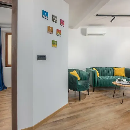 Apartment Heritage De Amicis *